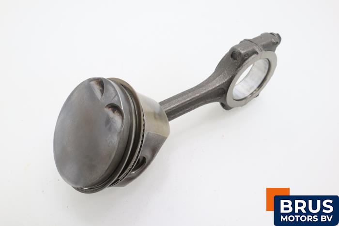 Usados Biela Renault Modus/Grand Modus (JP) 1.2 16V Precio € 90,75 IVA incluido ofrecido por Brus Motors BV