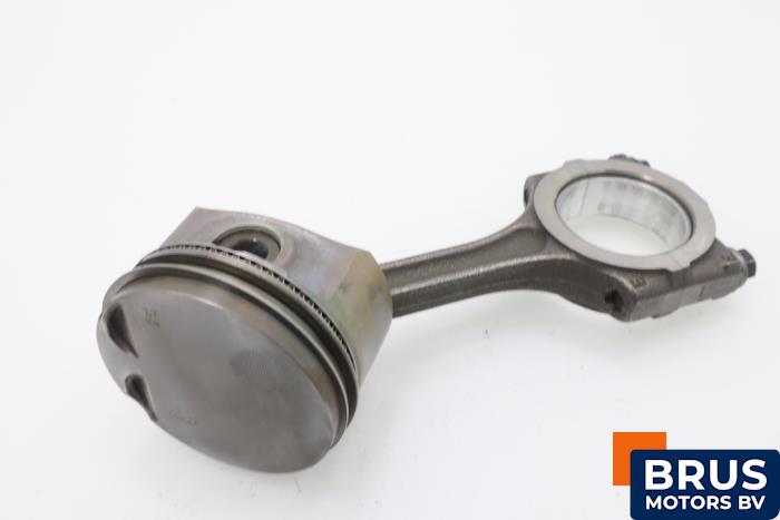 Usados Biela Renault Modus/Grand Modus (JP) 1.2 16V Precio € 90,75 IVA incluido ofrecido por Brus Motors BV