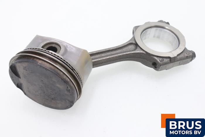 Usados Biela Renault Modus/Grand Modus (JP) 1.2 16V Precio € 90,75 IVA incluido ofrecido por Brus Motors BV