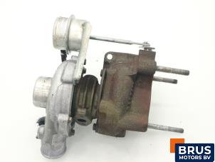Turbo van een Fiat Marea (185AX) 1.9 JTD 105 2000
