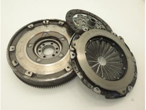 Used Dual mass flywheel Mini Clubman (R55) 1.6 Cooper D Price € 302,50 Inclusive VAT offered by Brus Motors BV