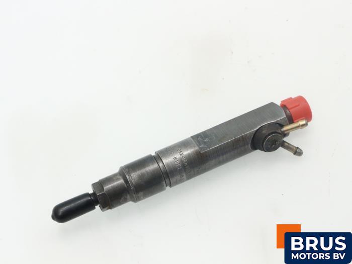 Usagé Injecteurs Volkswagen Transporter/Caravelle T4 2.5 TDI Prix € 60,50 Prix TTC proposé par Brus Motors BV