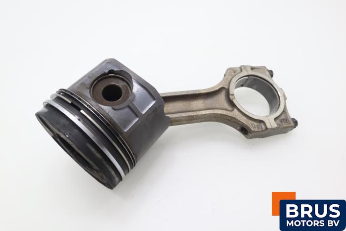 Usagé Bielle BMW 3 serie (E46/4) 320d 16V Prix € 90,75 Prix TTC proposé par Brus Motors BV