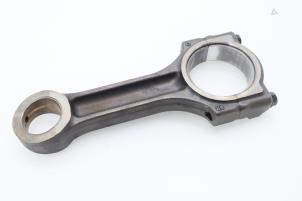 Used Connecting rod Renault Espace (JK) 2.2 dCi 150 16V Grand Espace Price € 90,75 Inclusive VAT offered by Brus Motors BV