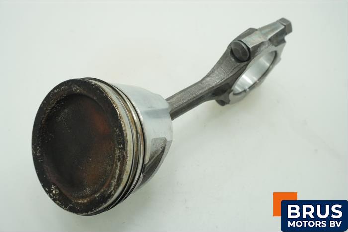 Usagé Bielle Hyundai i10 (F5) 1.1i 12V Prix € 90,75 Prix TTC proposé par Brus Motors BV