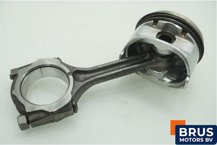Usagé Bielle Hyundai i10 (F5) 1.1i 12V Prix € 90,75 Prix TTC proposé par Brus Motors BV