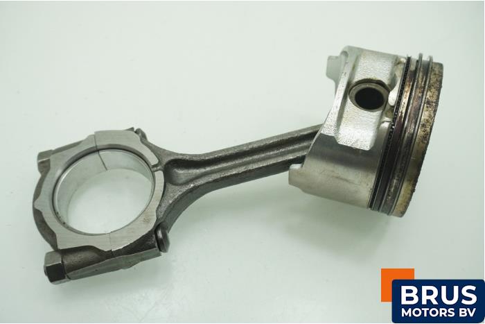 Usagé Bielle Hyundai i10 (F5) 1.1i 12V Prix € 90,75 Prix TTC proposé par Brus Motors BV