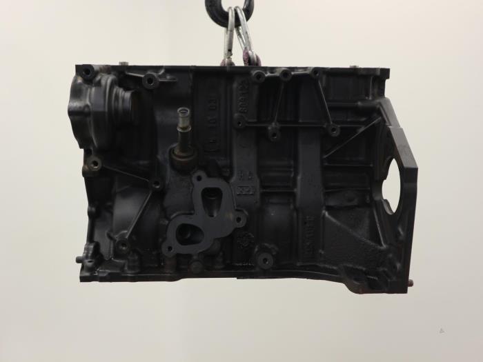 Engine from a Renault Laguna III (BT) 2.0 dCi 16V 175 FAP 2009