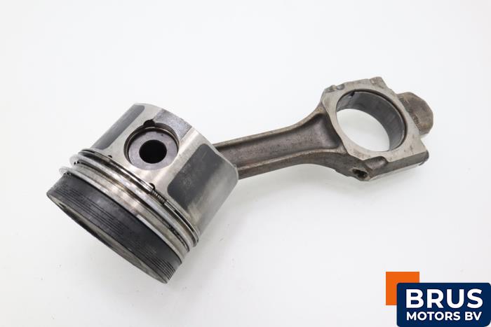 Usados Biela Seat Ibiza II (6K1) 1.9 TD CL,CLX Precio € 90,75 IVA incluido ofrecido por Brus Motors BV