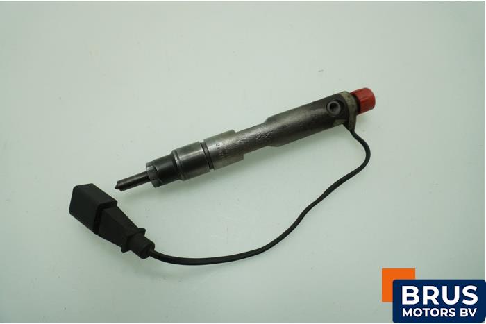 Usagé Injecteurs Volkswagen Polo IV (9N1/2/3) 1.9 SDI Prix € 121,00 Prix TTC proposé par Brus Motors BV