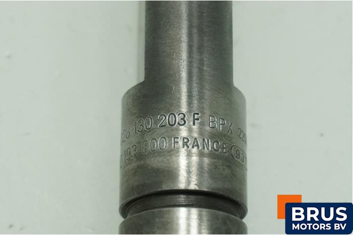 Usagé Injecteurs Volkswagen Polo IV (9N1/2/3) 1.9 SDI Prix € 60,50 Prix TTC proposé par Brus Motors BV