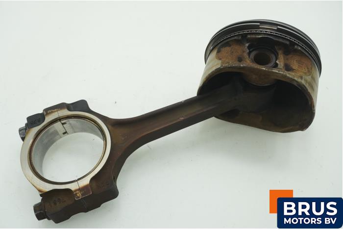Usagé Bielle Opel Vectra B (36) 2.2 16V Ecotec Prix € 90,75 Prix TTC proposé par Brus Motors BV