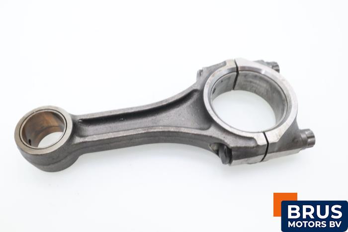 Usados Biela Nissan Cabstar (F22) 3.0 TDI Precio € 90,75 IVA incluido ofrecido por Brus Motors BV