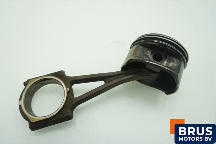 Używane Korbowód Opel Corsa B (73/78/79) 1.2i 16V Cena € 90,75 Z VAT oferowane przez Brus Motors BV