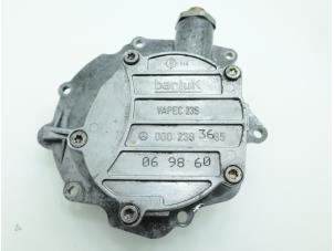 Used Vacuum pump (diesel) Mercedes C (W202) 2.2 C-220 D 16V Price € 90,75 Inclusive VAT offered by Brus Motors BV