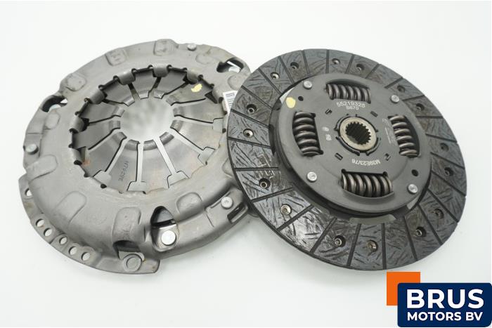Neuf Kit embrayage (complet) Fiat Punto Evo (199) 1.3 JTD Multijet Start&Stop 16V Van Prix € 121,00 Prix TTC proposé par Brus Motors BV