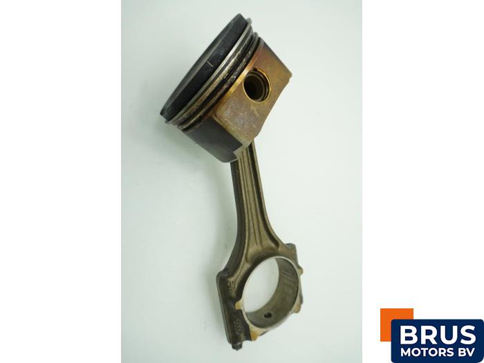 Begagnade Vevstake Audi A4 (B7) 1.8 T 20V Pris € 90,75 Inklusive moms erbjuds av Brus Motors BV