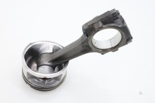 Used Connecting rod Fiat Bravo (182A) 1.6 SX 16V Price € 90,75 Inclusive VAT offered by Brus Motors BV