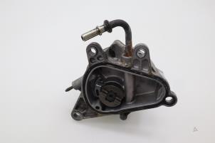 Used Vacuum pump (diesel) Opel Signum (F48) 3.0 CDTI V6 24V Price € 90,75 Inclusive VAT offered by Brus Motors BV