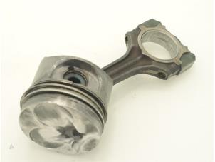 Used Connecting rod Mercedes E Combi diesel (S124) 3.0 300 TD Turbo Price € 90,75 Inclusive VAT offered by Brus Motors BV