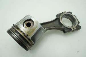 Used Connecting rod Iveco New Daily I/II 35.10 Turbo Price € 90,75 Inclusive VAT offered by Brus Motors BV