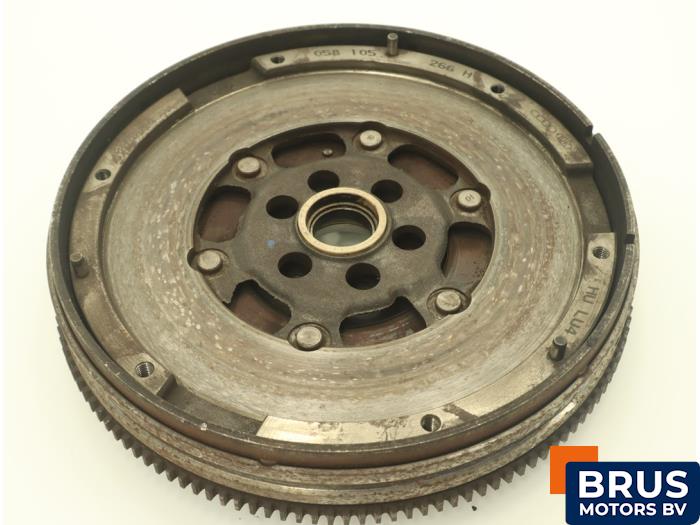 Gebrauchte Doppelte Masse Schwungrad Volkswagen Passat (3B3) 1.8 Turbo 20V Preis € 242,00 Mit Mehrwertsteuer angeboten von Brus Motors BV