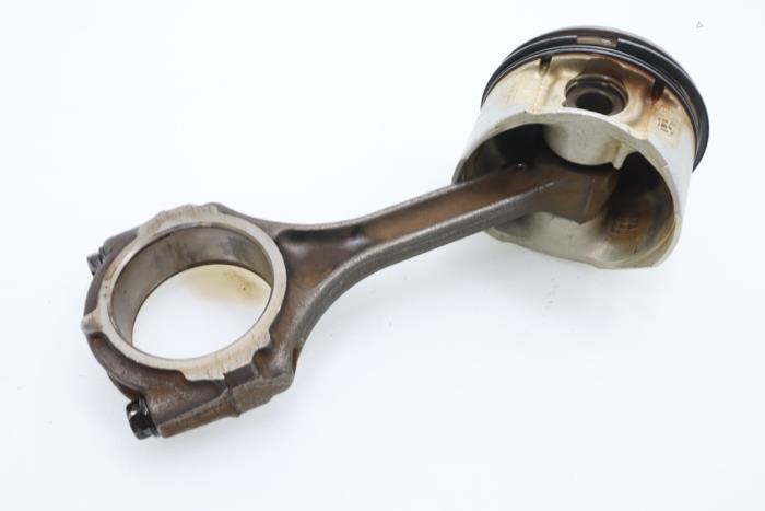 Connecting rod from a Renault Laguna I (B56) 1.8 16V 2000
