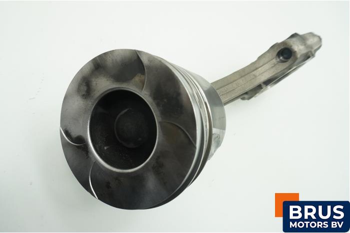 Usagé Bielle Toyota Corolla (E12) 2.0 D-4D 16V 110 Prix € 90,75 Prix TTC proposé par Brus Motors BV