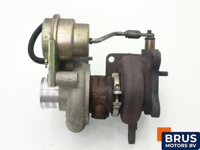 Turbo van een Hyundai Trajet 2.0 CRDi 16V 2005