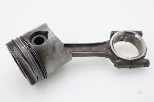 Used Connecting rod Isuzu Trooper II Hard Top 2.8 TD Price € 90,75 Inclusive VAT offered by Brus Motors BV