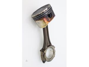 Used Connecting rod Kia Rio (DC12) 1.5 16V Price € 90,75 Inclusive VAT offered by Brus Motors BV