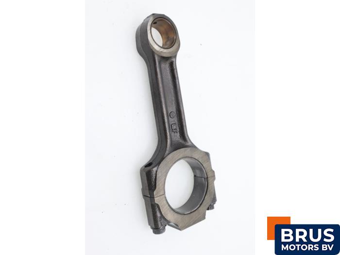 Usagé Bielle Fiat Doblo (223A/119) 1.9 JTD Prix € 90,75 Prix TTC proposé par Brus Motors BV