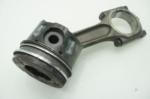Used Connecting rod Peugeot 407 (6D) 2.0 HDiF 16V Price € 90,75 Inclusive VAT offered by Brus Motors BV
