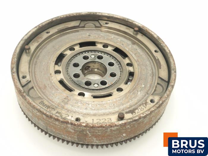 Gebrauchte Doppelte Masse Schwungrad BMW 3 serie (E46/4) 320d 16V Preis € 242,00 Mit Mehrwertsteuer angeboten von Brus Motors BV