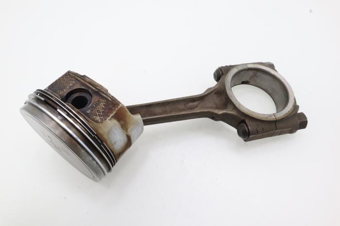 Connecting rod from a Peugeot 206 (2A/C/H/J/S) 1.4 XR,XS,XT,Gentry 2001