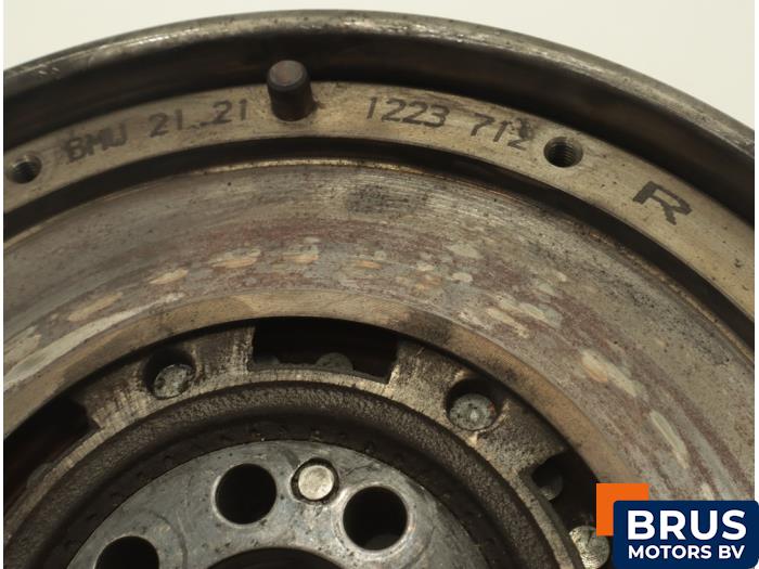 Gebrauchte Doppelte Masse Schwungrad BMW 3 serie (E46/4) 318d 16V Preis € 242,00 Mit Mehrwertsteuer angeboten von Brus Motors BV