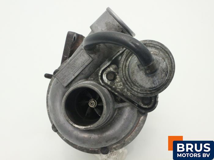 Używane Turbo Kia Carnival 2 (FIB/FLD) 2.9 TD 16V Cena € 302,50 Z VAT oferowane przez Brus Motors BV