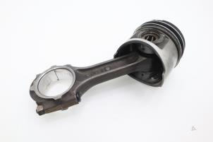 Used Connecting rod Hyundai H-100 2.5 Turbo Diesel Price € 90,75 Inclusive VAT offered by Brus Motors BV