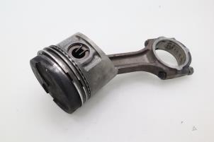 Used Connecting rod Hyundai H-1/Starex Travel 2.5 TD Price € 90,75 Inclusive VAT offered by Brus Motors BV
