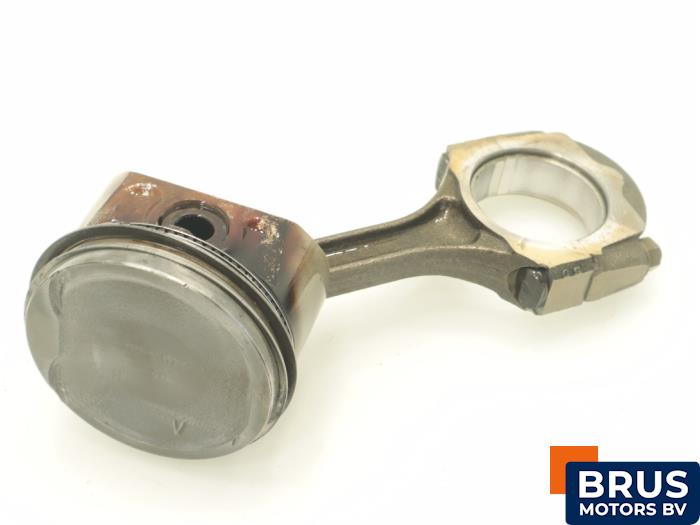 Usagé Bielle Renault Megane (EA) 1.6 16V Sport Prix € 90,75 Prix TTC proposé par Brus Motors BV
