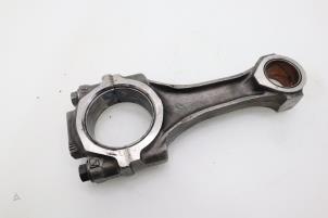 Used Connecting rod Renault Trafic I (TXW) 2.5 D Price € 90,75 Inclusive VAT offered by Brus Motors BV