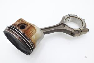 Used Connecting rod Renault Espace (JK) 2.0 16V Turbo Price € 121,00 Inclusive VAT offered by Brus Motors BV