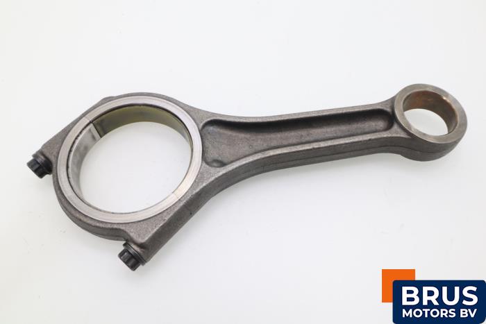 Usagé Bielle Jaguar S-type (X200) 2.7 D 24V Prix € 90,75 Prix TTC proposé par Brus Motors BV
