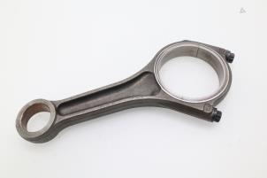 Usagé Bielle Jaguar S-type (X200) 2.7 D 24V Prix € 90,75 Prix TTC proposé par Brus Motors BV