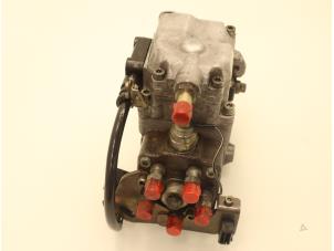 Used Mechanical fuel pump Volvo S80 (TR/TS) 2.5 D Price € 121,00 Inclusive VAT offered by Brus Motors BV