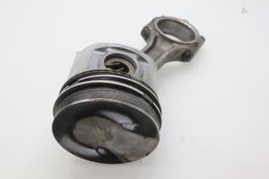 Used Connecting rod Hyundai H-1/H-200 2.5 Tdi Price € 90,75 Inclusive VAT offered by Brus Motors BV