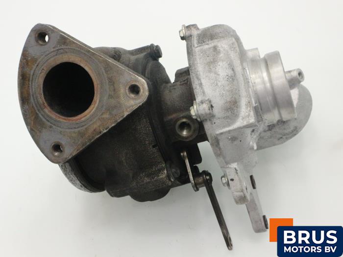 Usagé Turbo Mercedes C (W204) 2.2 C-200 CDI 16V BlueEFFICIENCY Prix € 272,25 Prix TTC proposé par Brus Motors BV