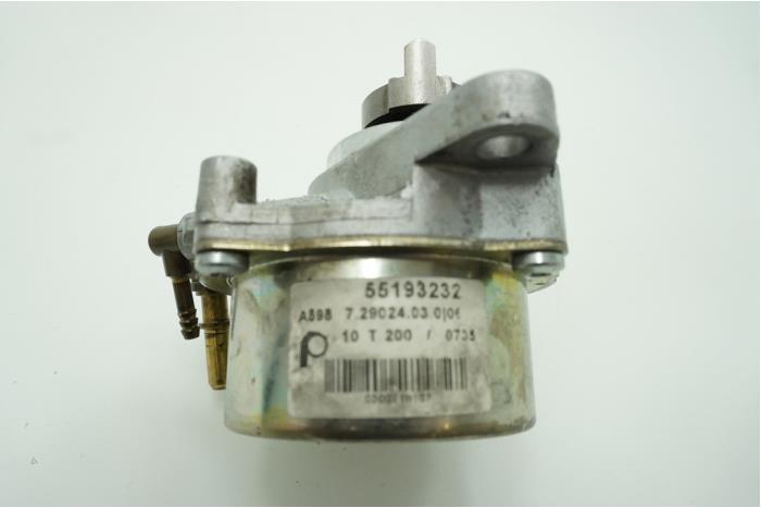 Vacuum pump (diesel) from a Fiat Grande Punto (199) 1.3 JTD Multijet 16V VGT 2011