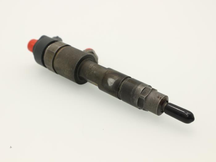 Injector (diesel) from a Peugeot Boxer (244) 2.8 HDi 127 4x4 2006