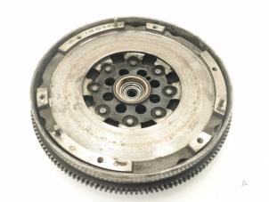 Used Dual mass flywheel Mercedes E (W211) 2.2 E-220 CDI 16V Price € 242,00 Inclusive VAT offered by Brus Motors BV